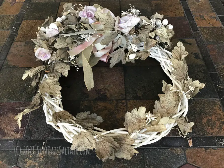 How to make a tropical wreath - transform an old, weathered wreath into a tropical wreath easily & inexpensively